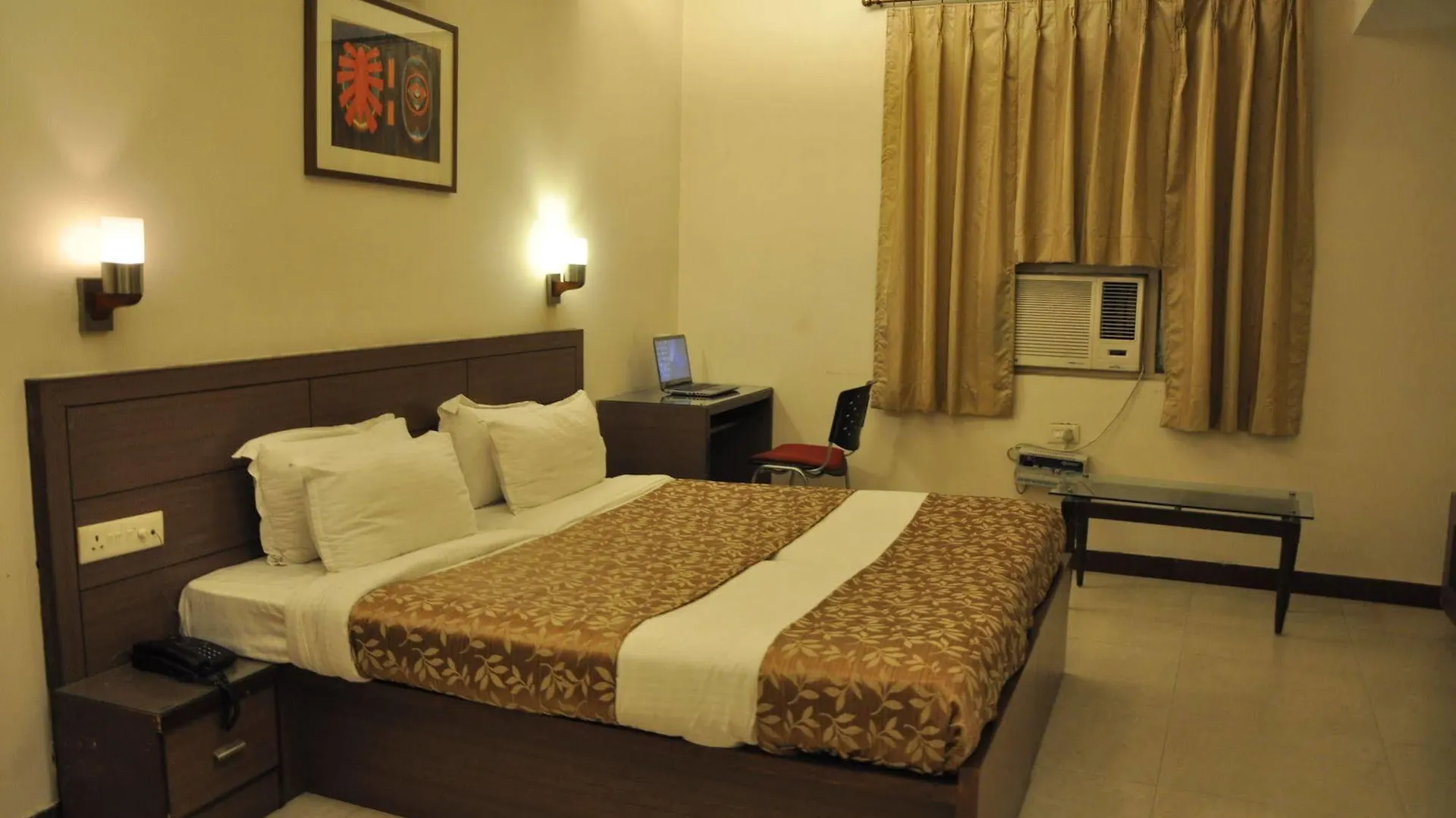 Hotel Crystal Retreat Agra