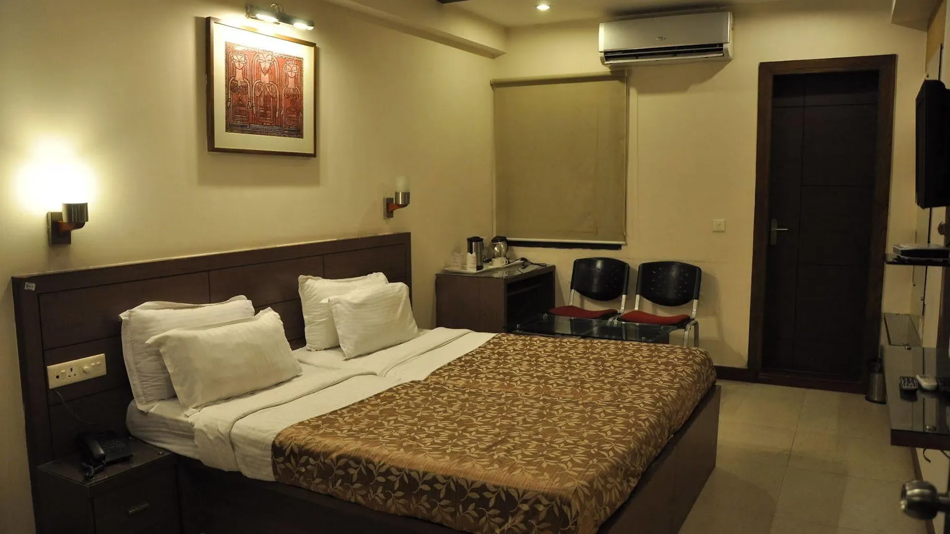 Hotel Crystal Retreat Agra   Agra (Uttar Pradesh)