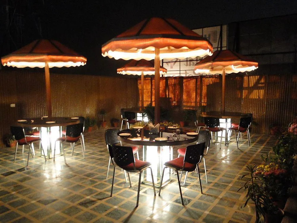 Hotel Crystal Retreat Agra  Agra (Uttar Pradesh)