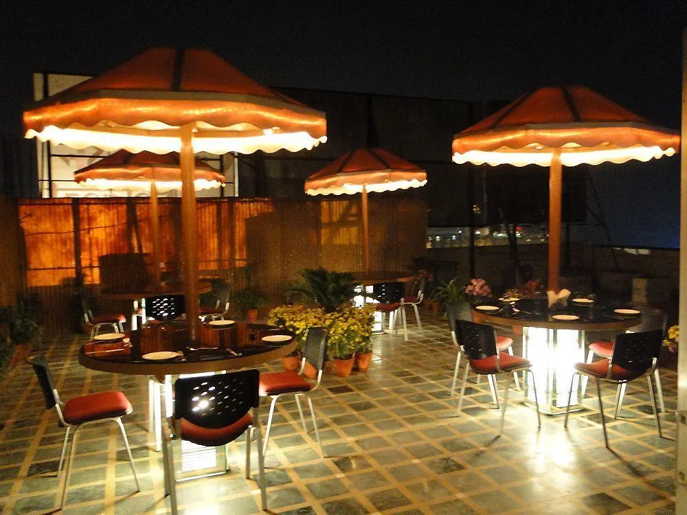 Hotel Crystal Retreat Agra