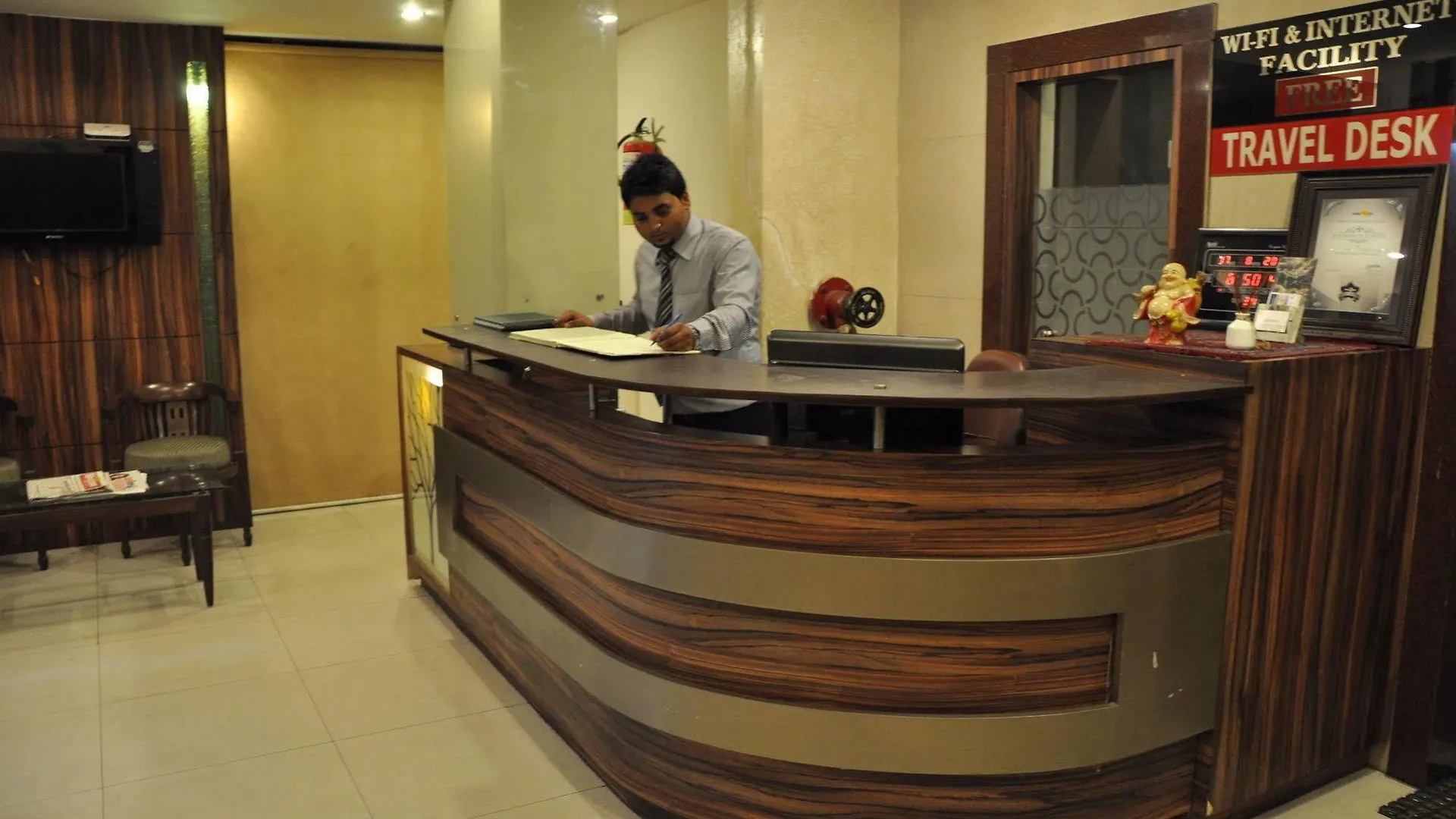 Hotel Crystal Retreat Agra  India